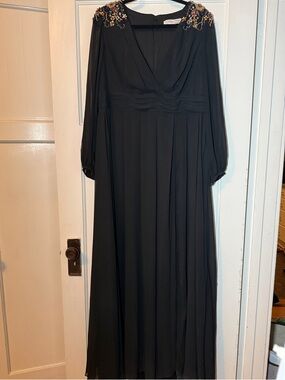 IEENA FOR MAC DUGGAL
Black Embellished Shoulder Blouson Sleeve Gown Size 16